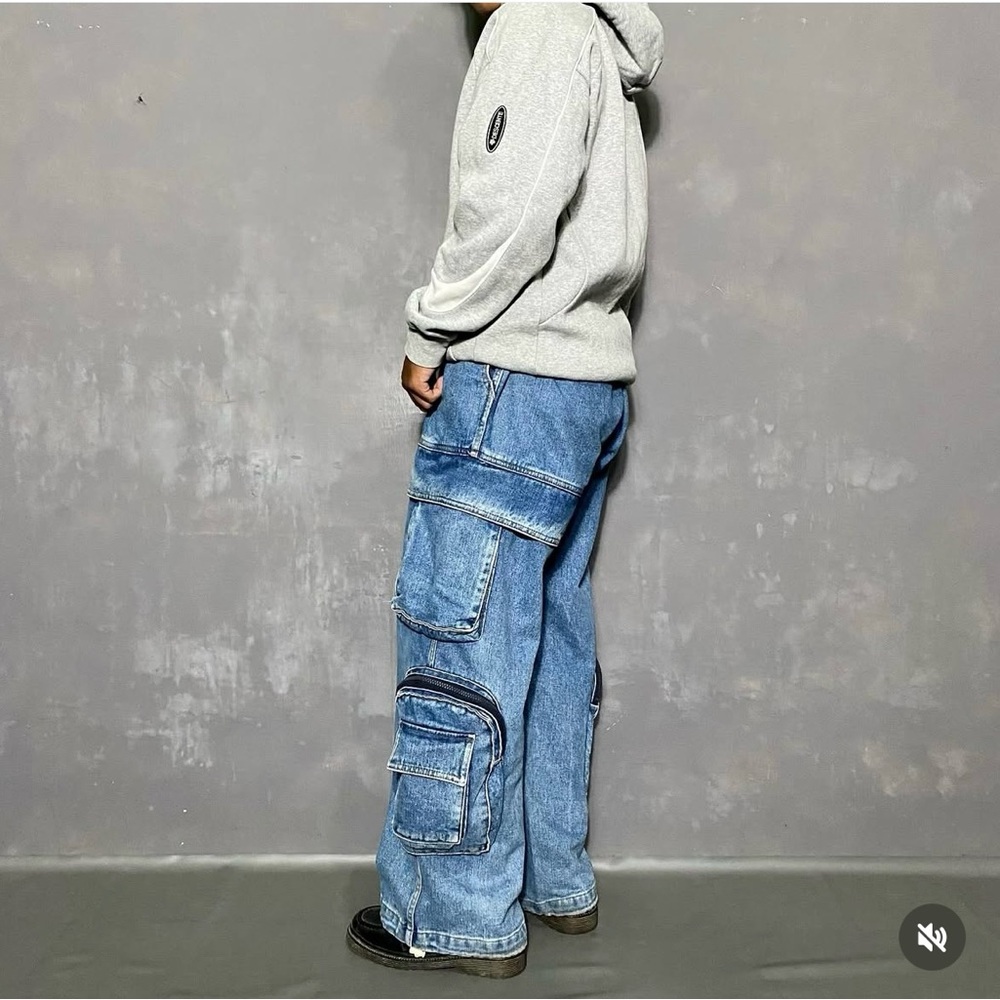 Oversized Fit Le’ Freak Wide Leg Cargo Jeans | Unique & Rare | Size 6-8 Medium